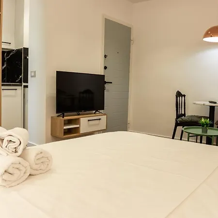 Apartment Tranquil In *